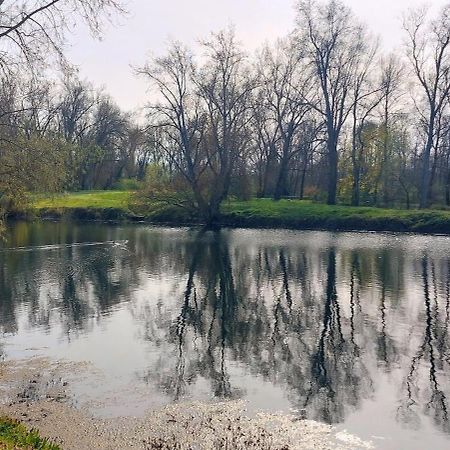 Studio Sur Les Rives D'Allier Moulins  Exteriér fotografie